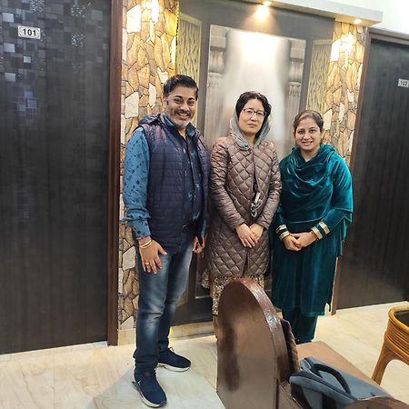 4N Homestay Amritsar Luaran gambar