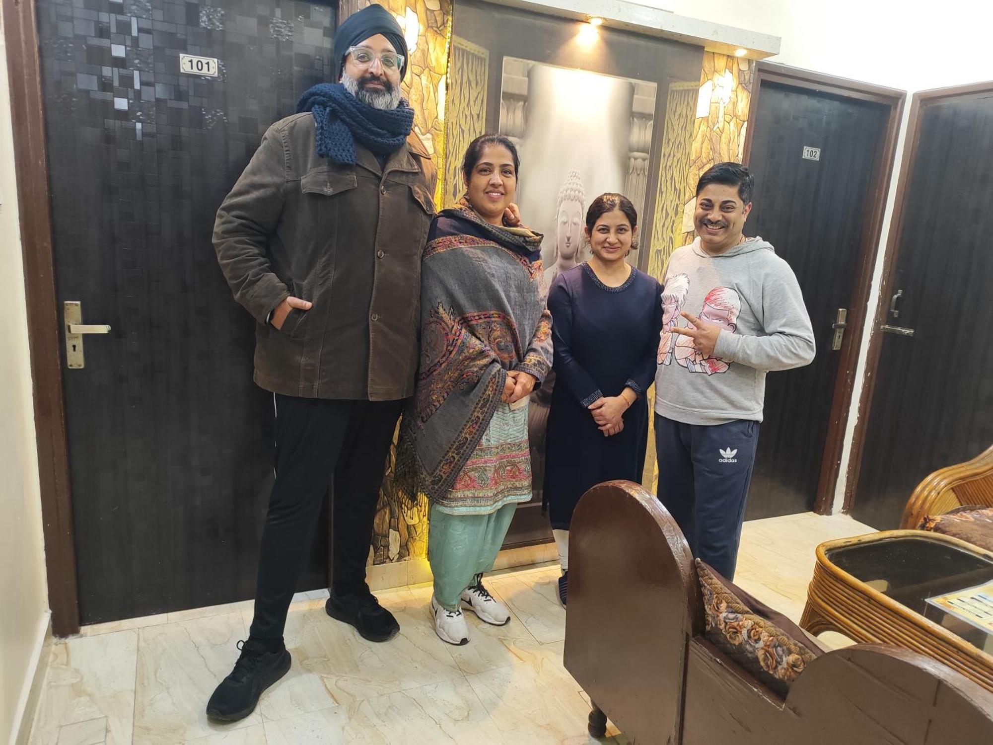 4N Homestay Amritsar Luaran gambar